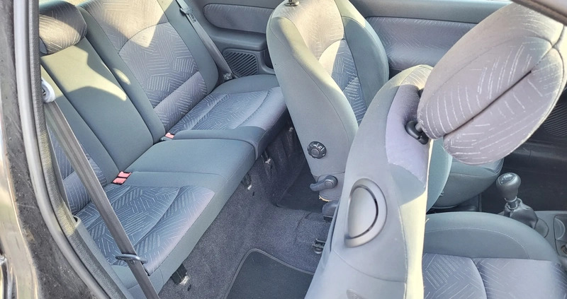 Renault Clio cena 6700 przebieg: 152864, rok produkcji 2001 z Gliwice małe 277